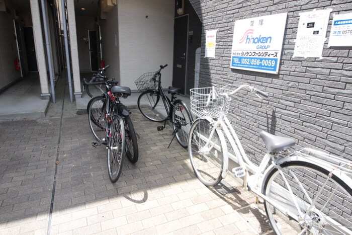 物件外観写真5　(駐輪場)