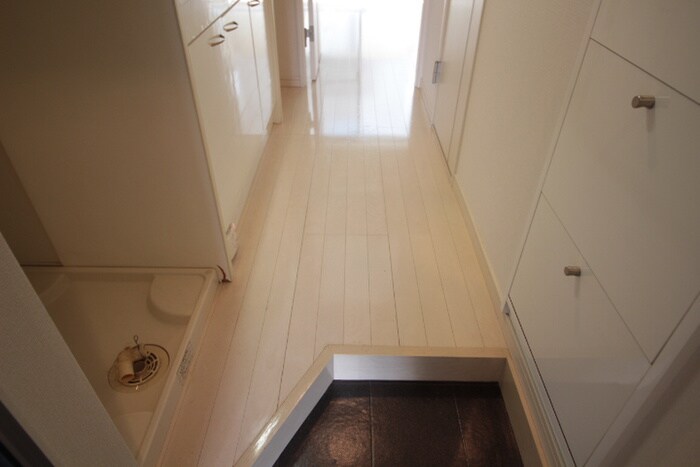 物件内観写真16　(玄関)