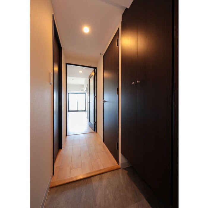 物件内観写真7　(玄関)