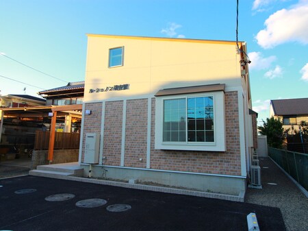 ル・シェノン苅安賀外観写真