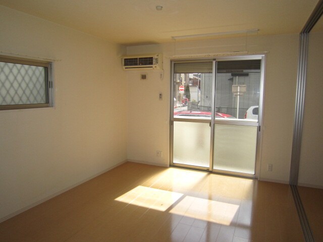 物件内観写真5　(居室)