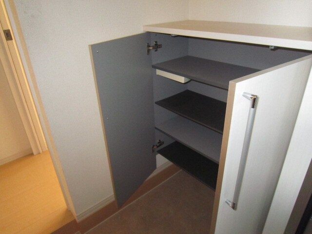 物件内観写真13　(靴箱)