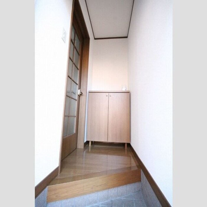 物件内観写真6　(玄関)