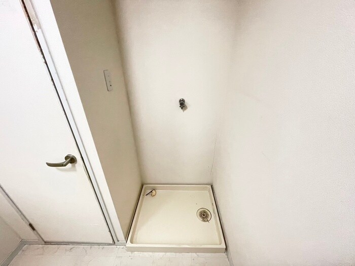 物件内観写真14　(洗濯機置場)