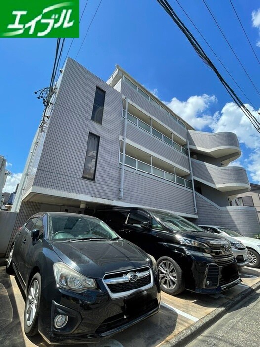 物件外観写真1　(駐車場)