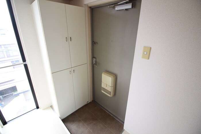 物件内観写真7　(玄関)