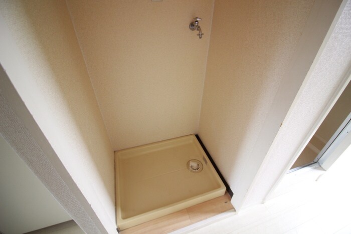 物件内観写真12　(洗濯機置場)