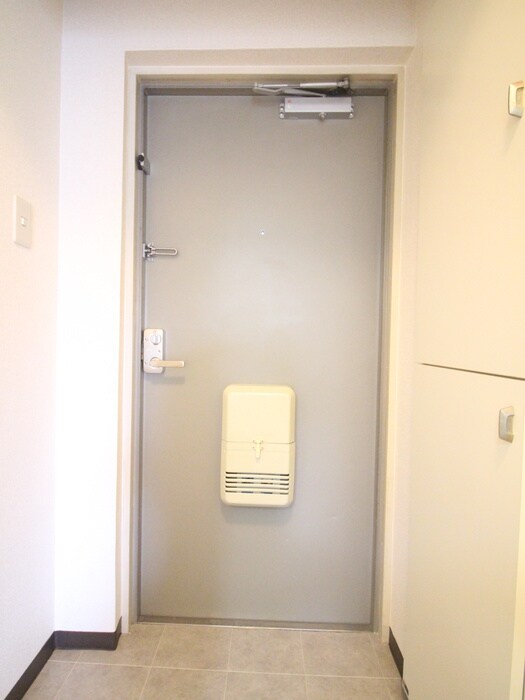 物件内観写真17　(玄関)