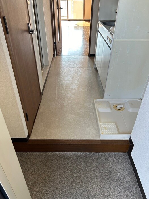 物件内観写真7　(玄関)