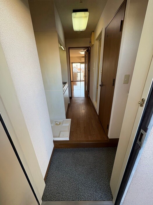 物件内観写真7　(玄関)