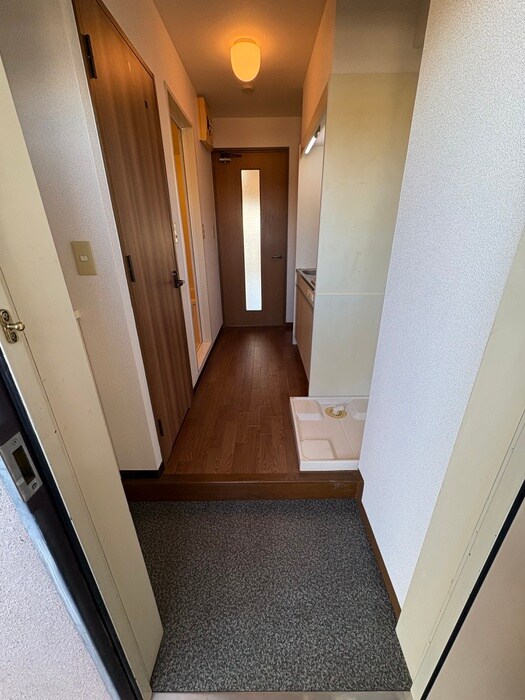 物件内観写真7　(玄関)