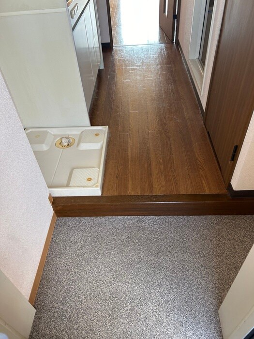 物件内観写真7　(玄関)