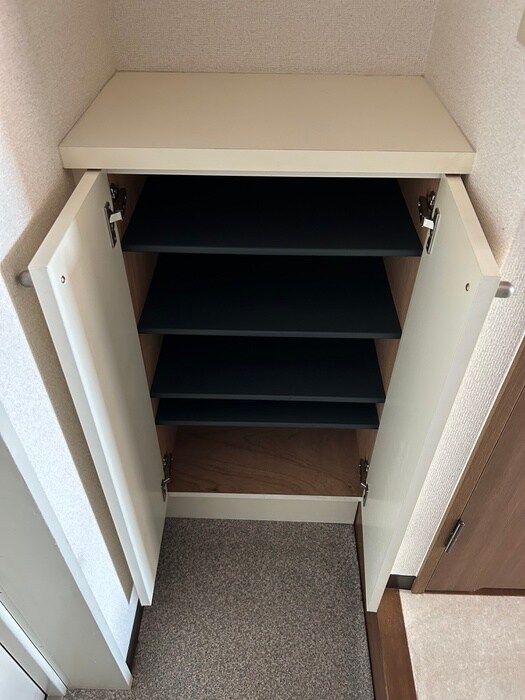 物件内観写真8　(靴箱)