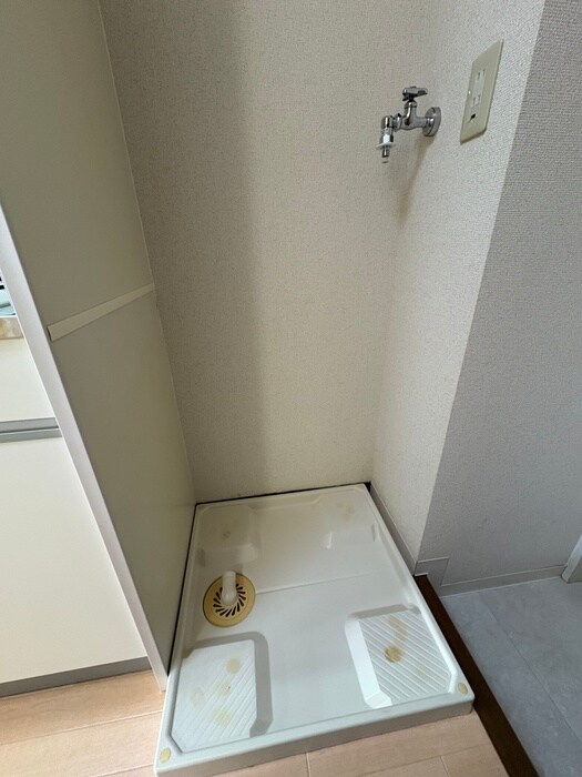 物件内観写真13　(洗濯機置場)