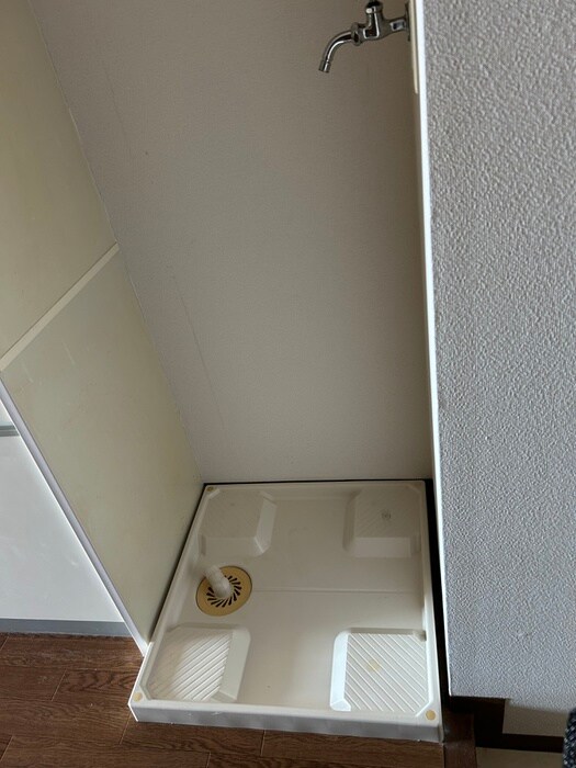 物件内観写真17　(洗濯機置場)