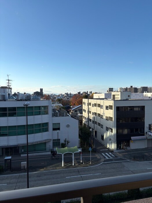 物件内観写真18　(室内からの展望)