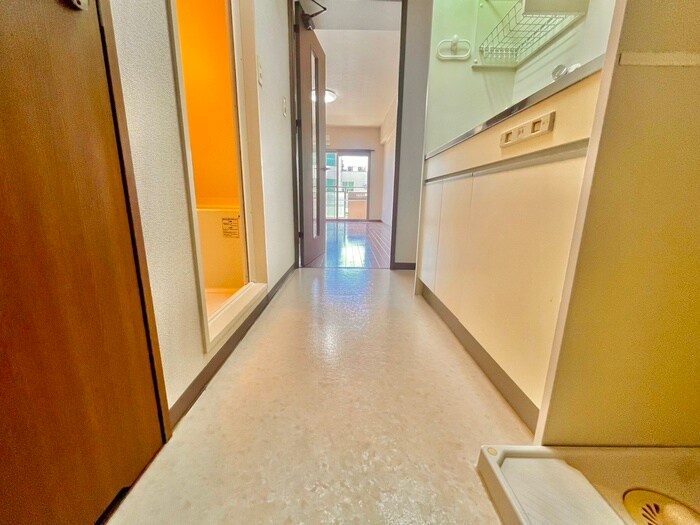 物件内観写真19　(廊下)