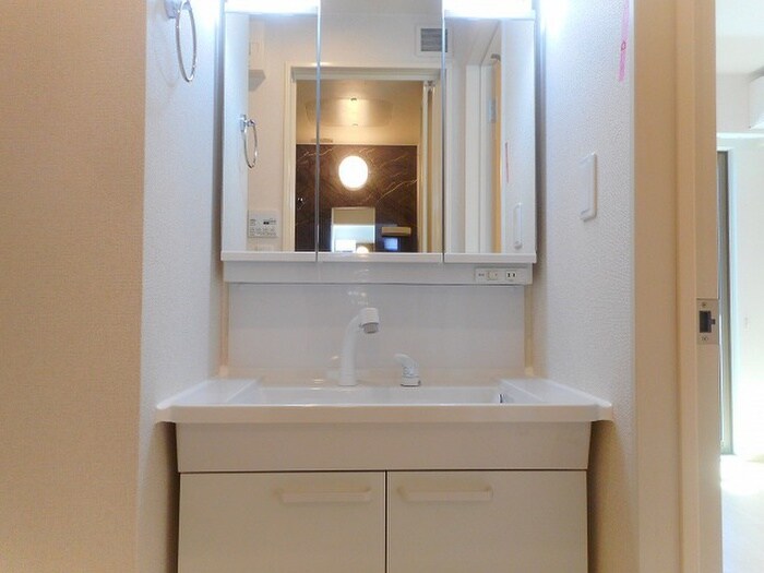 物件内観写真6　(洗面)