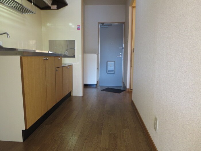 物件内観写真16　(廊下)