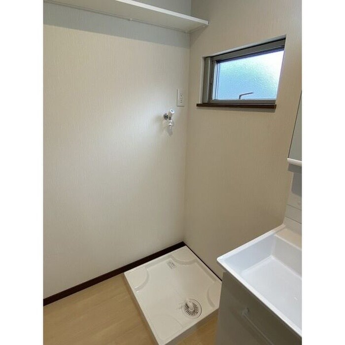 物件内観写真9　(洗濯機置場)