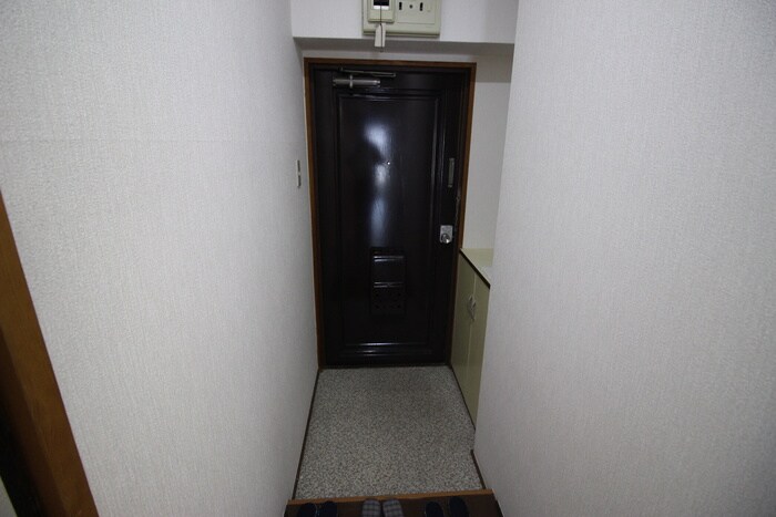 物件内観写真8　(玄関)