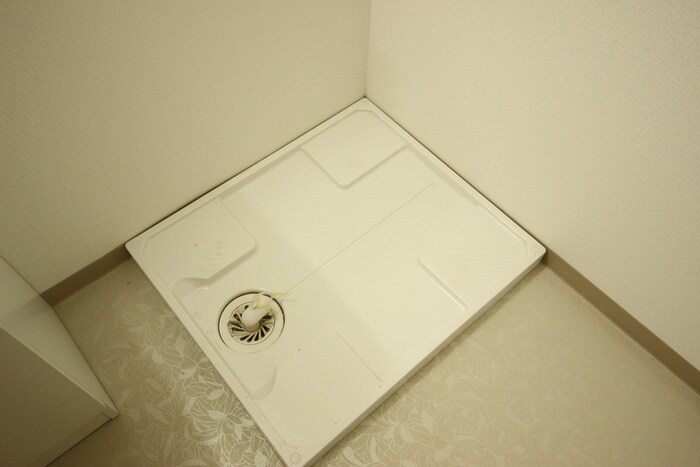 物件内観写真12　(洗濯機置場)