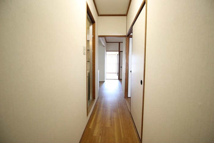 物件内観写真16　(廊下)