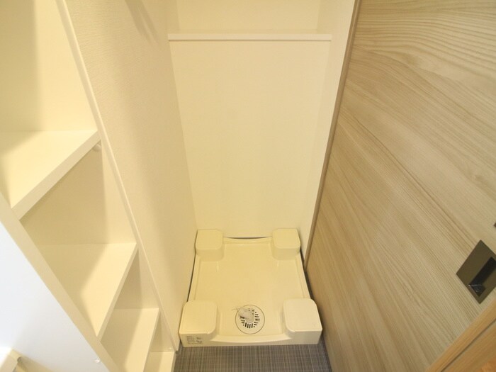 物件内観写真11　(洗濯機置場)