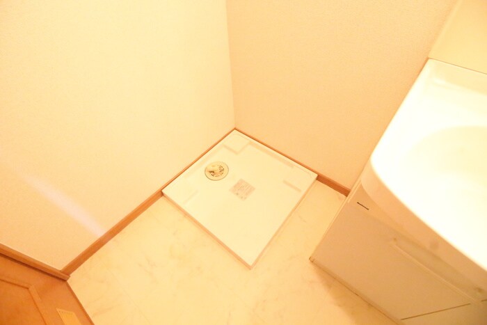 物件内観写真18　(洗濯機置場)