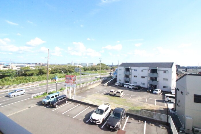 物件内観写真22　(室内からの展望)