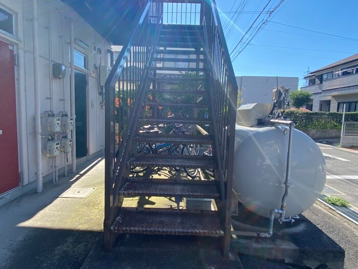 物件外観写真4　(エントランス部分)