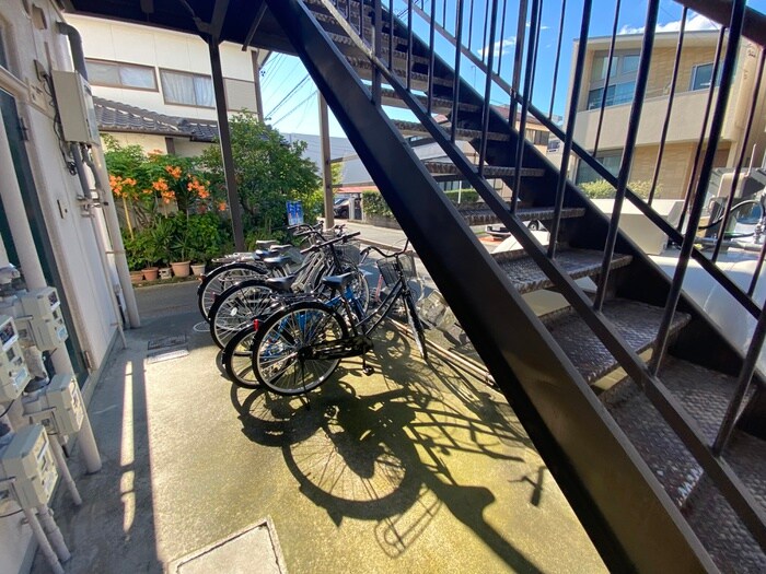 物件外観写真5　(駐輪場)