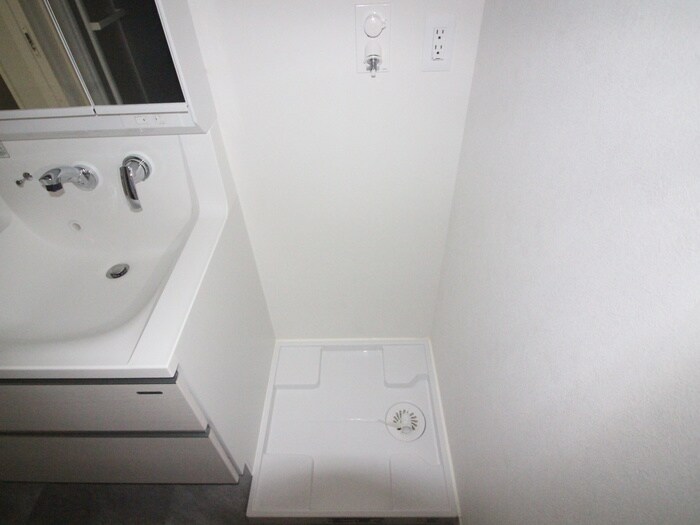 物件内観写真17　(洗濯機置場)