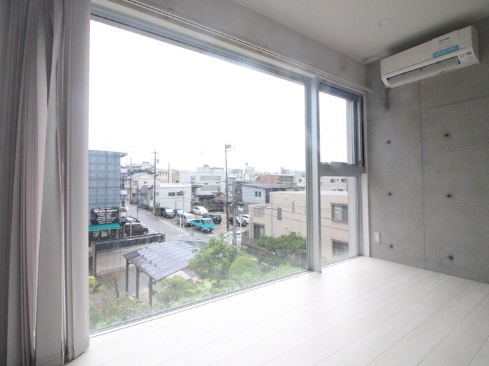 物件内観写真22　(室内からの展望)