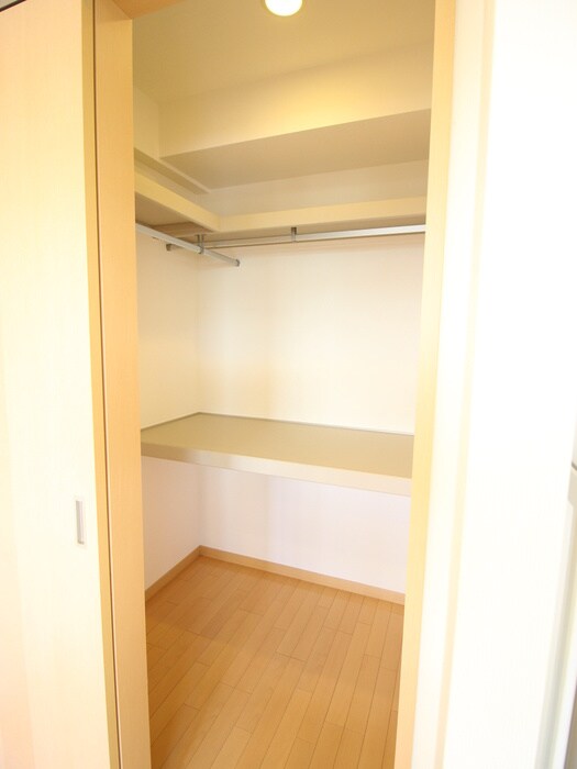 物件内観写真10　(収納)