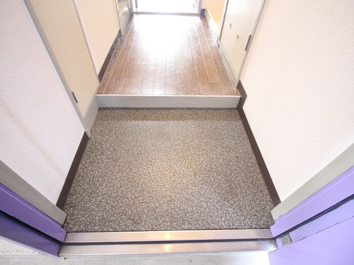 物件内観写真16　(玄関)