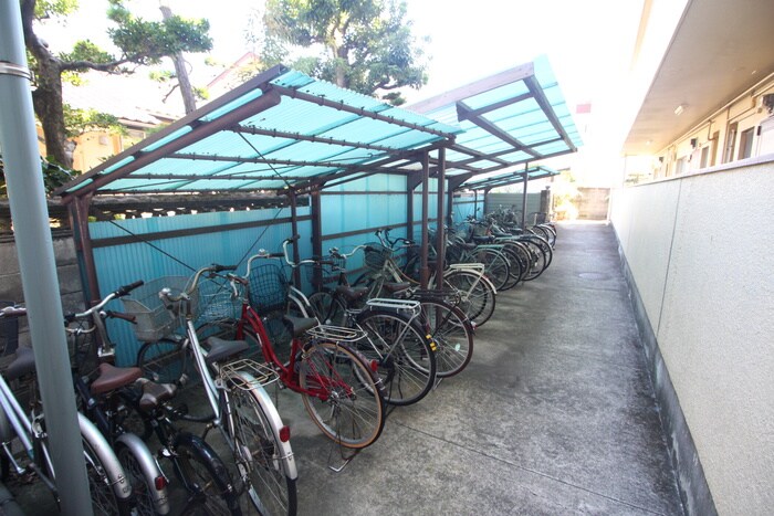 物件外観写真3　(駐輪場)