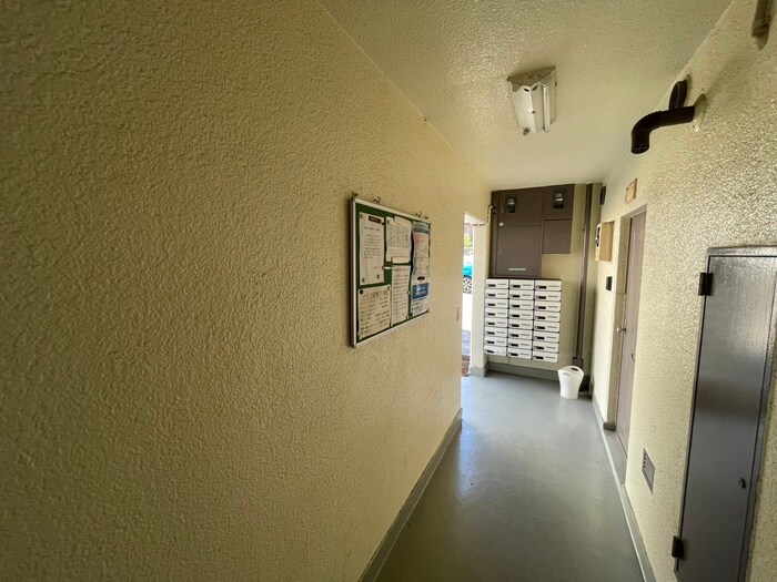 物件外観写真4　(エントランス部分)