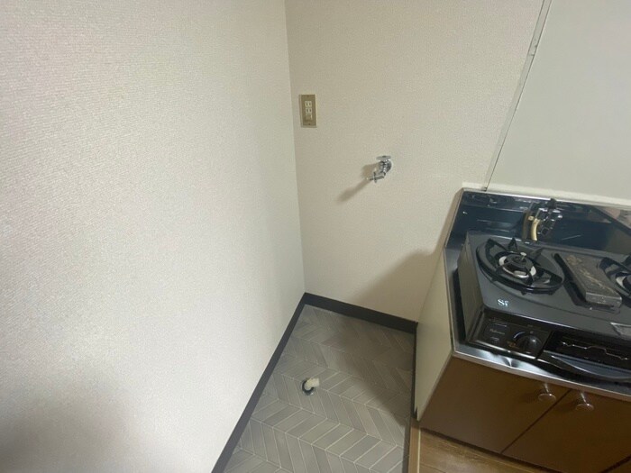 物件内観写真11　(洗濯機置場)