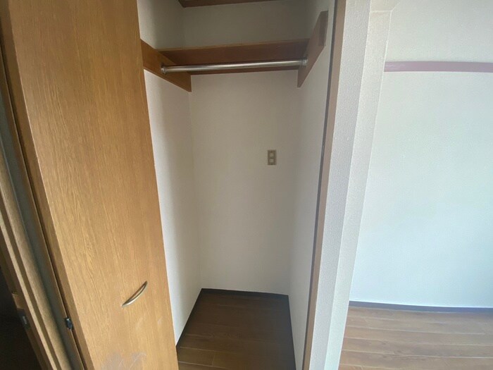 物件内観写真12　(収納)
