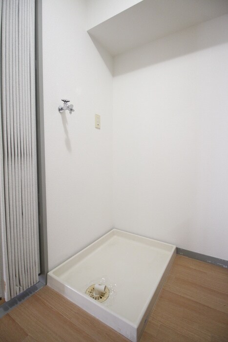 物件内観写真15　(洗濯機置場)