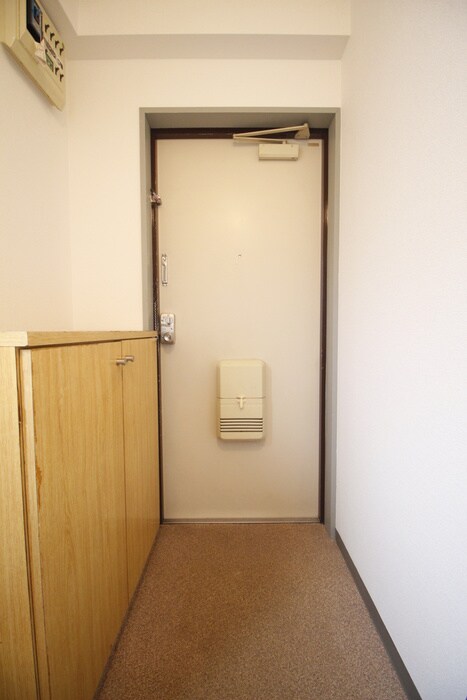 物件内観写真18　(玄関)