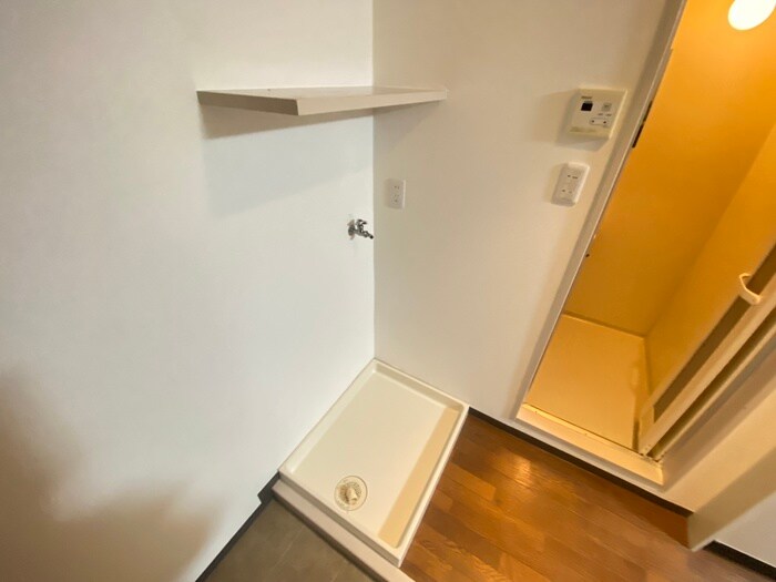 物件内観写真17　(洗濯機置場)