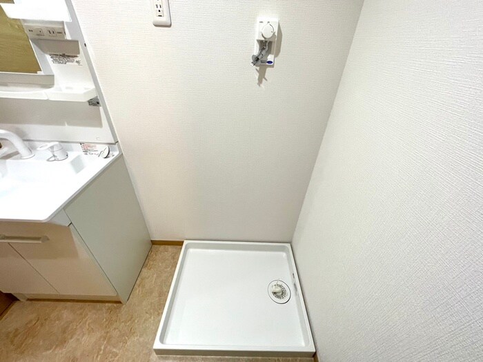 物件内観写真15　(洗濯機置場)