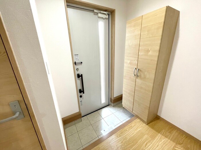 物件内観写真18　(玄関)
