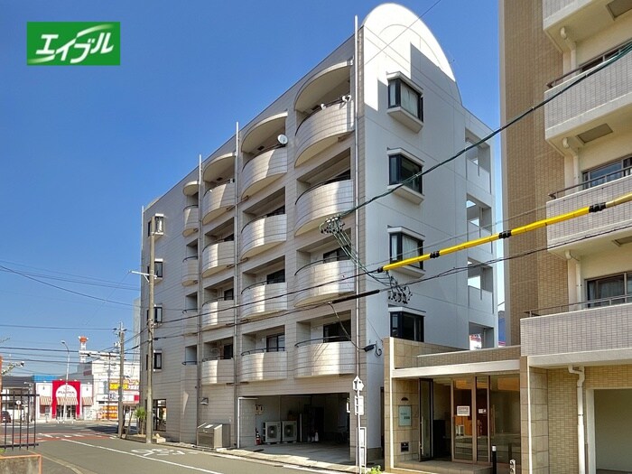 物件外観写真2　(駐車場)