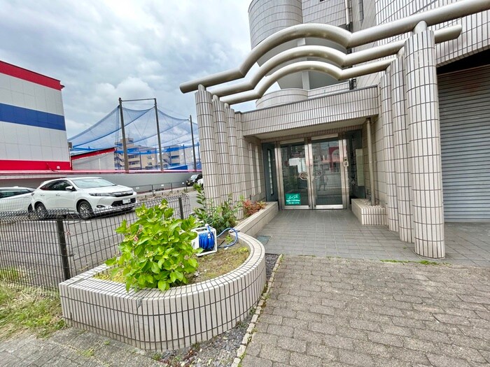 物件外観写真5　(エントランス部分)