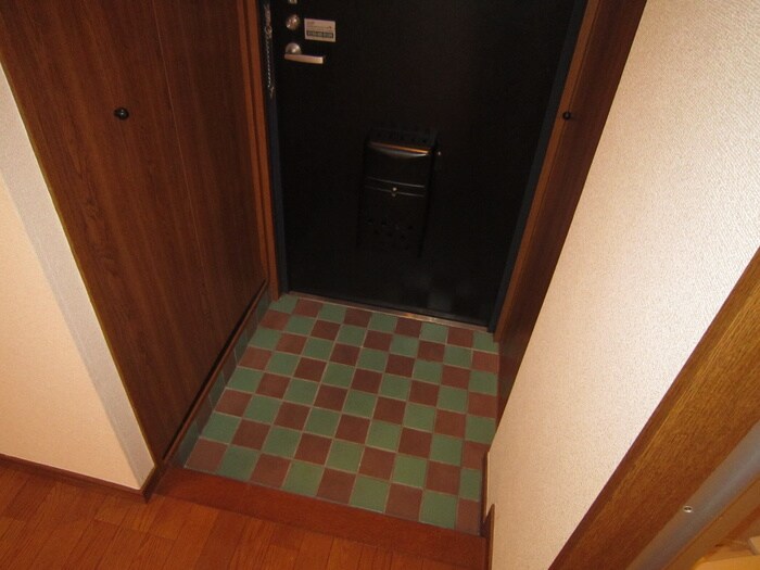物件内観写真14　(玄関)