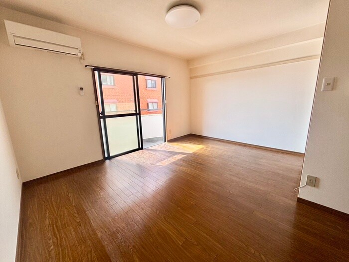 物件内観写真15　(居室)