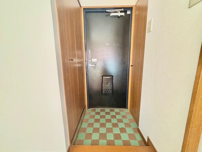 物件内観写真18　(玄関)
